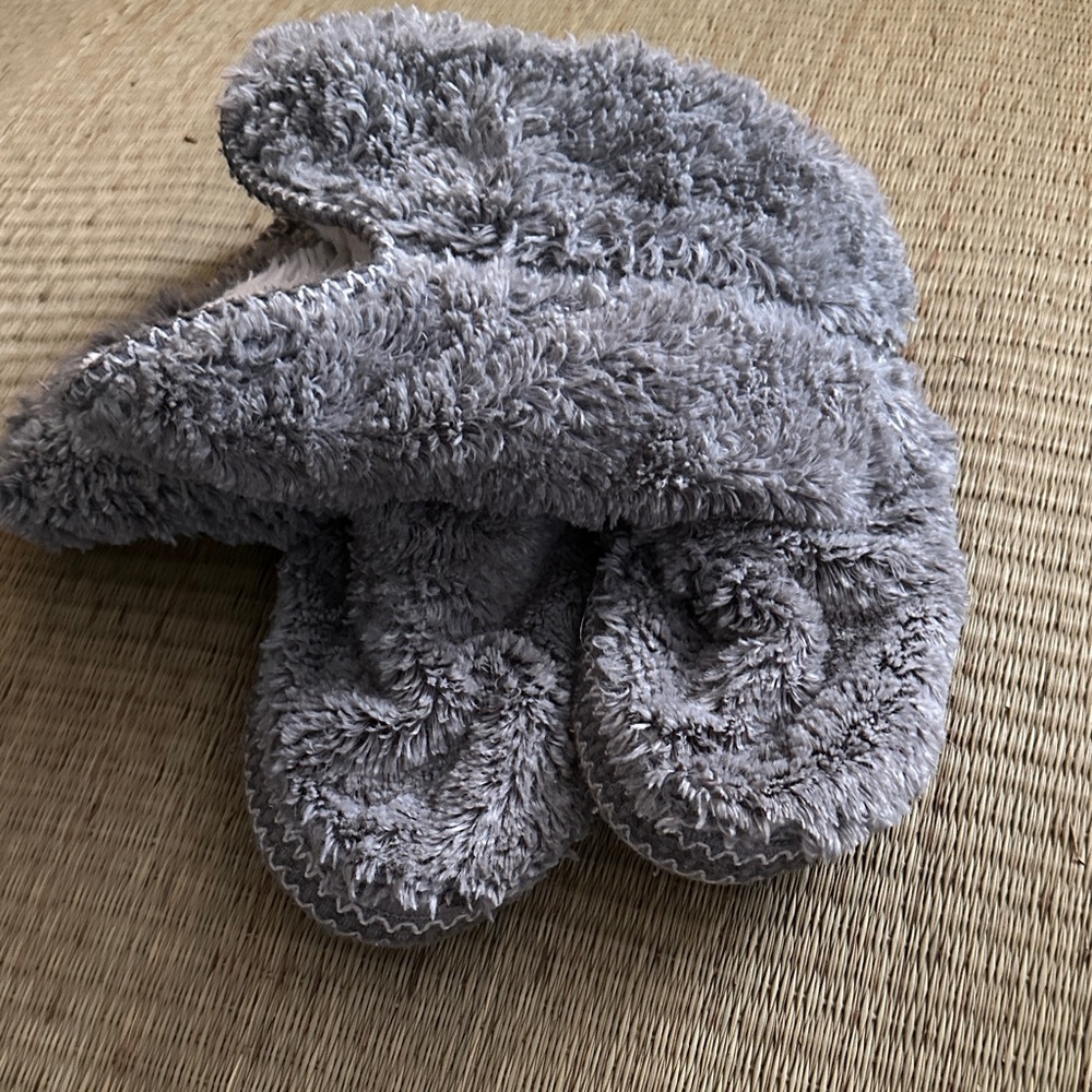 Dearfoams Fuzzy Booties Size 9-10